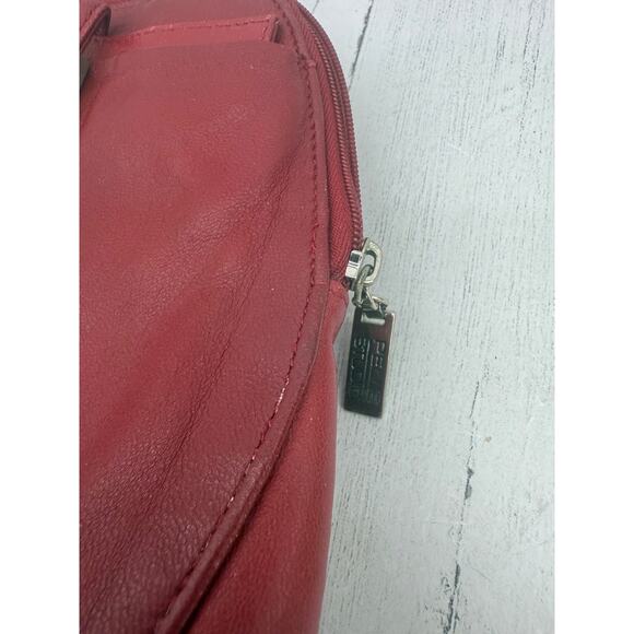 Wilson's Leather Red Backpack Sling Convertible Bag Pelle Studio Vtg See Photos - Picture 16 of 16